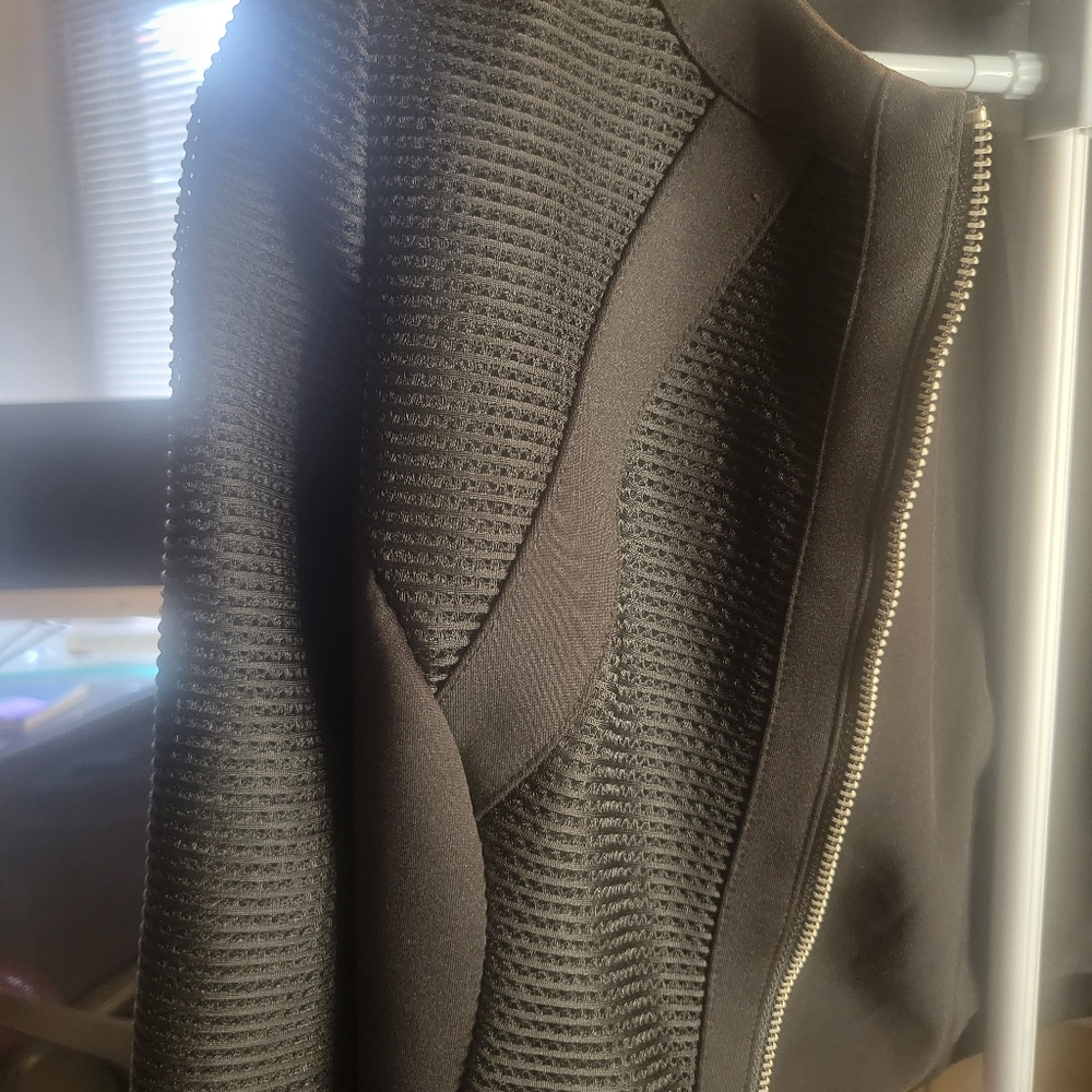 Black Guess jacket - Picture 2 of 6